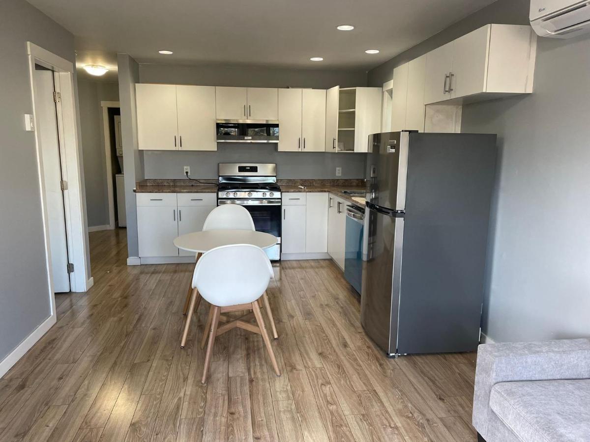 Sooke Vacation Suite Екстериор снимка
